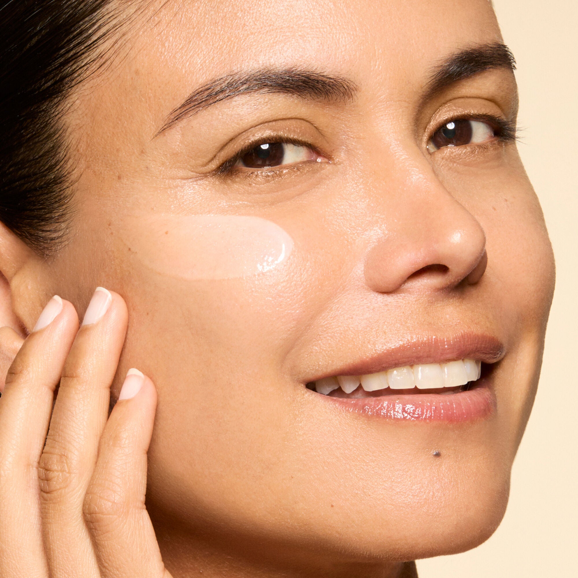 Vitamin C Radiance Serum - Image 3