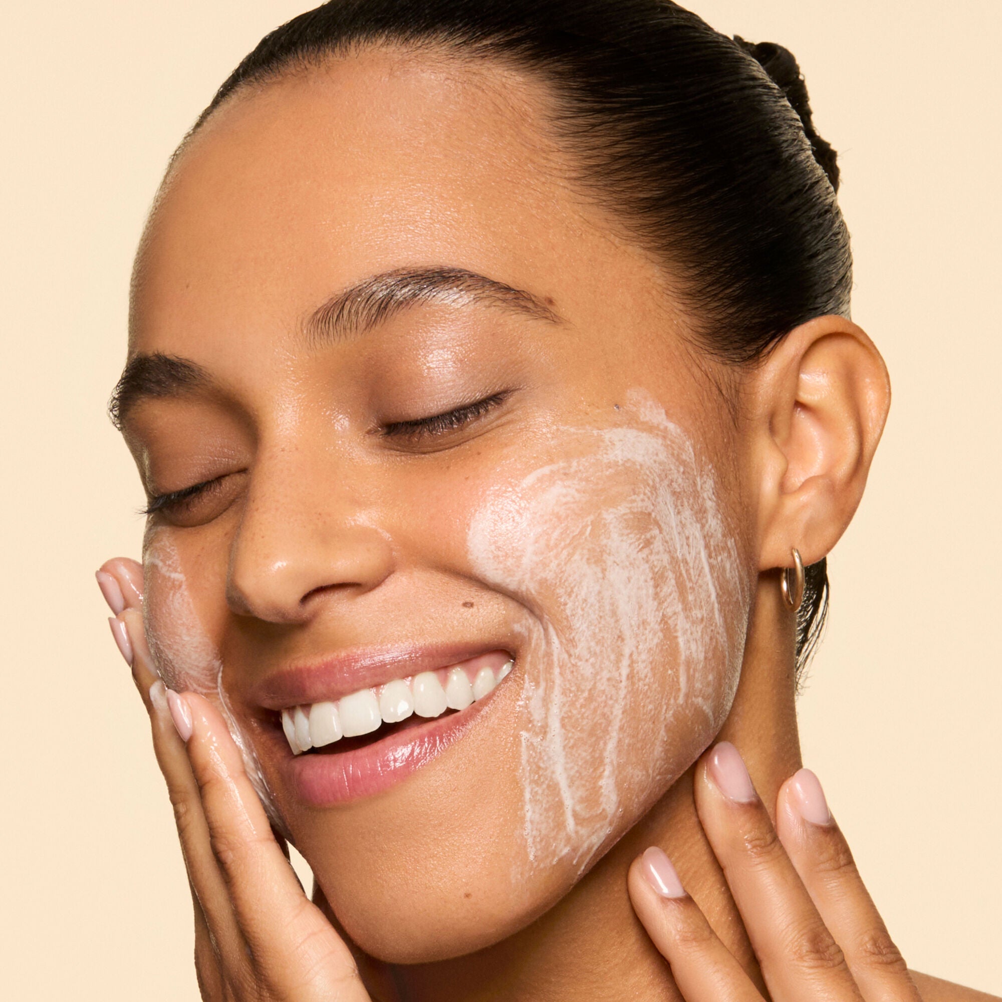 Sensitive Skin Calming Cream Cleanser - Image 3